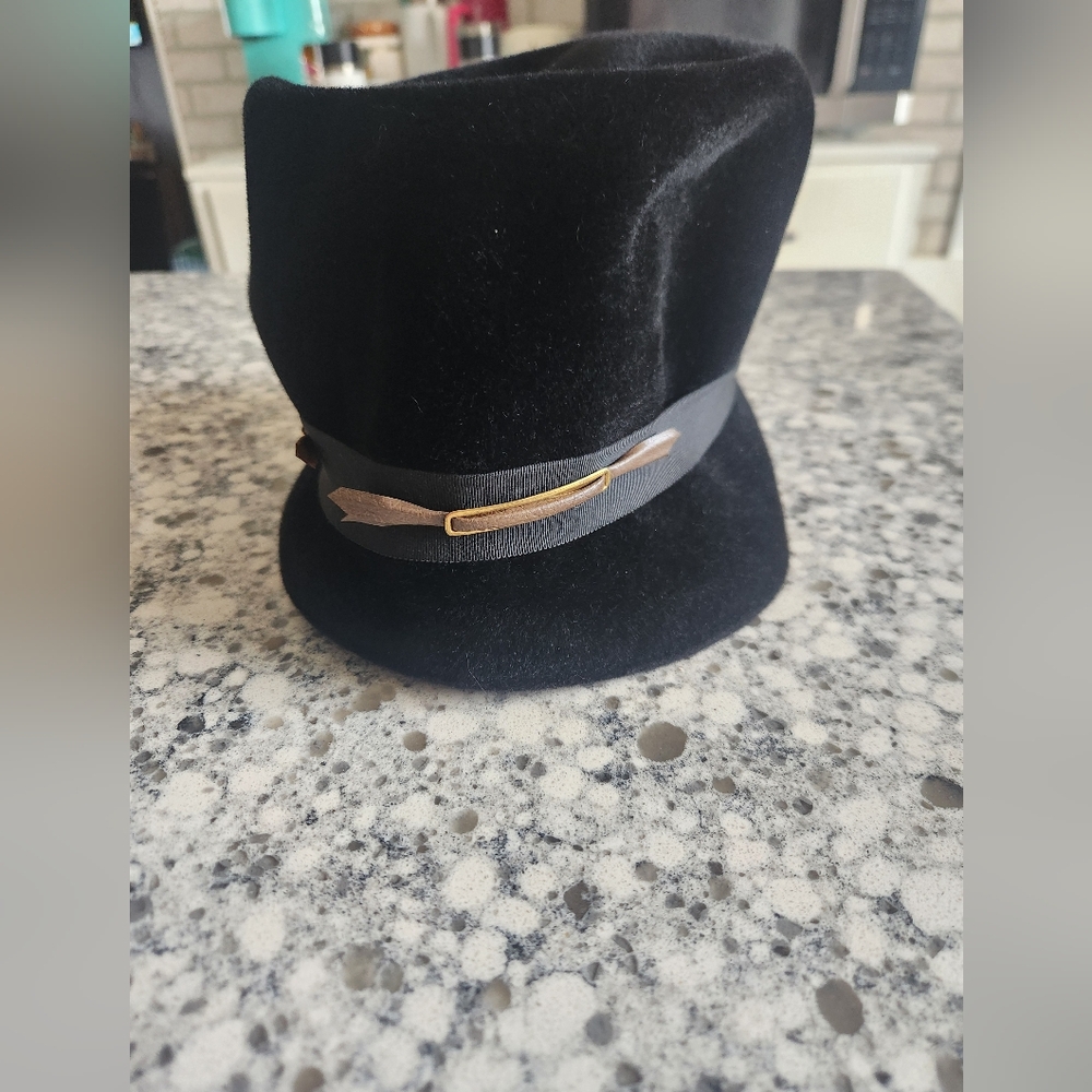 Vintage 1940's 100% wool felt hat